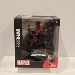 McFarlane Toys Marvel SPIDER-MAN  1:10th Scale  posed figure w/base & scene New